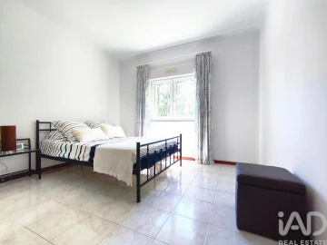 Moradia T5 para Venda em Darque