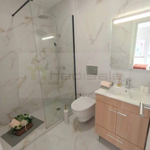 Apartamento T3 para Venda em Benfica