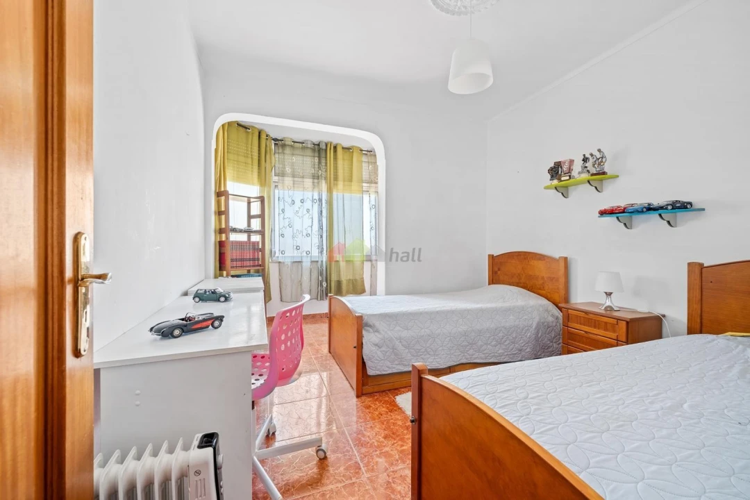 Apartamento T2 para Venda em Palhais e Coina Foto 10