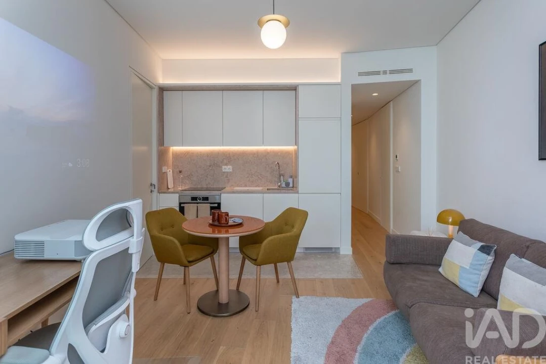 Apartamento T1 para Arrendamento em São Vicente Foto 7