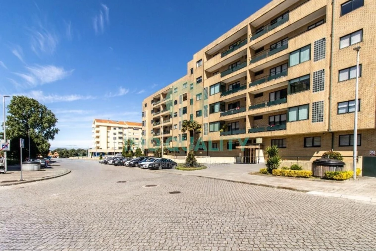 Apartamento T1 para Venda em Paranhos Foto 17