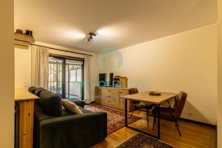 Apartamento T1 para Venda em Paranhos Foto 5