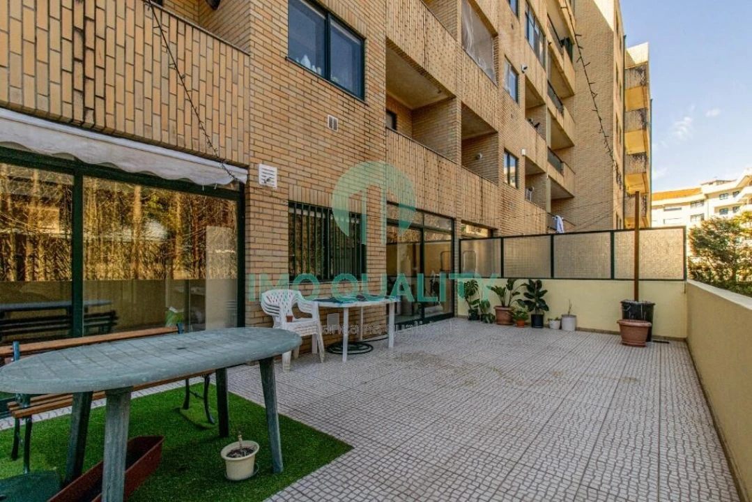 Apartamento T1 para Venda em Paranhos Foto 6