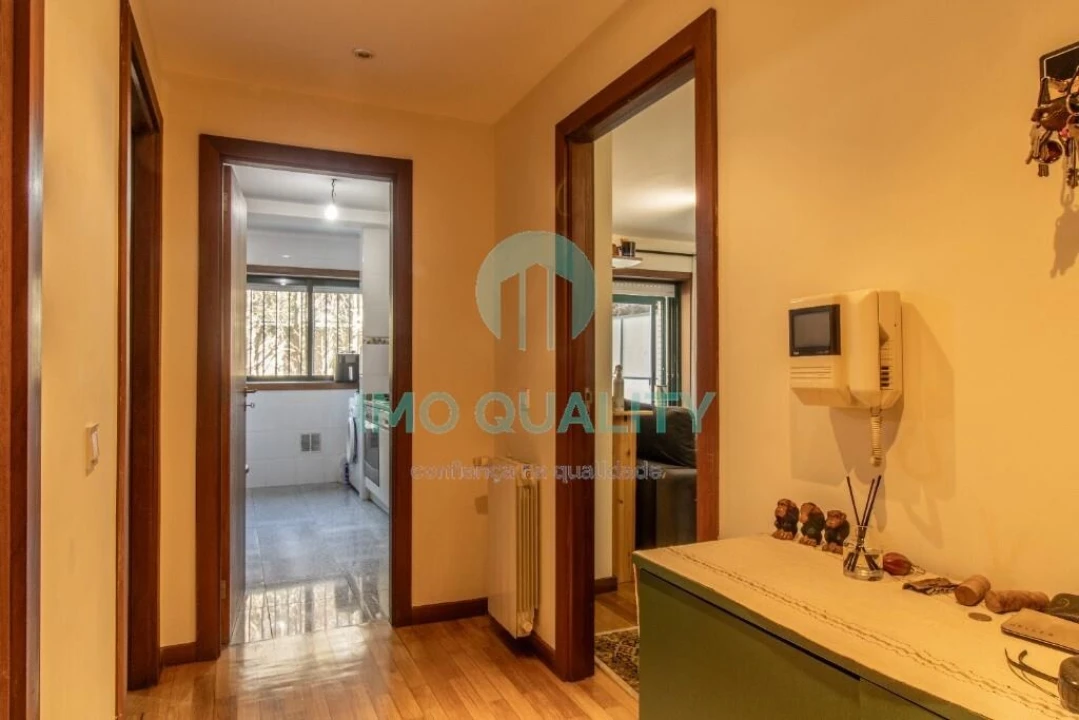 Apartamento T1 para Venda em Paranhos Foto 4