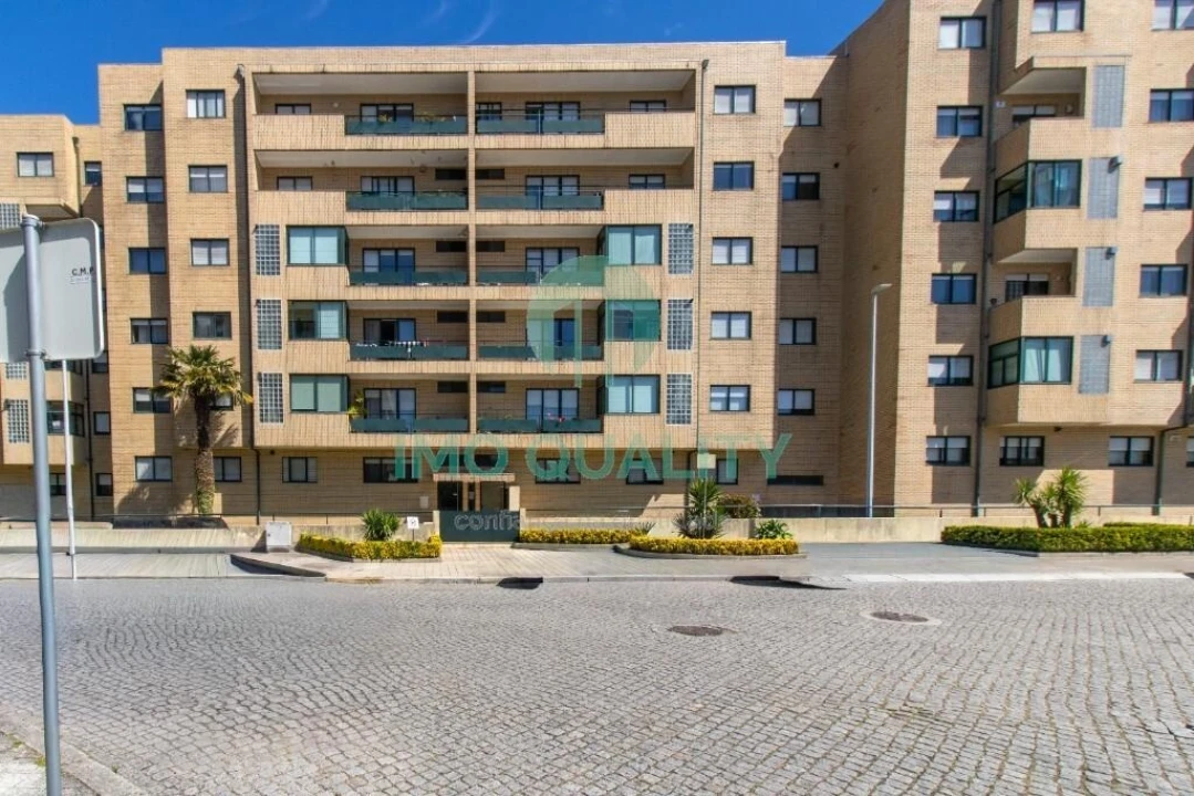 Apartamento T1 para Venda em Paranhos Foto 1