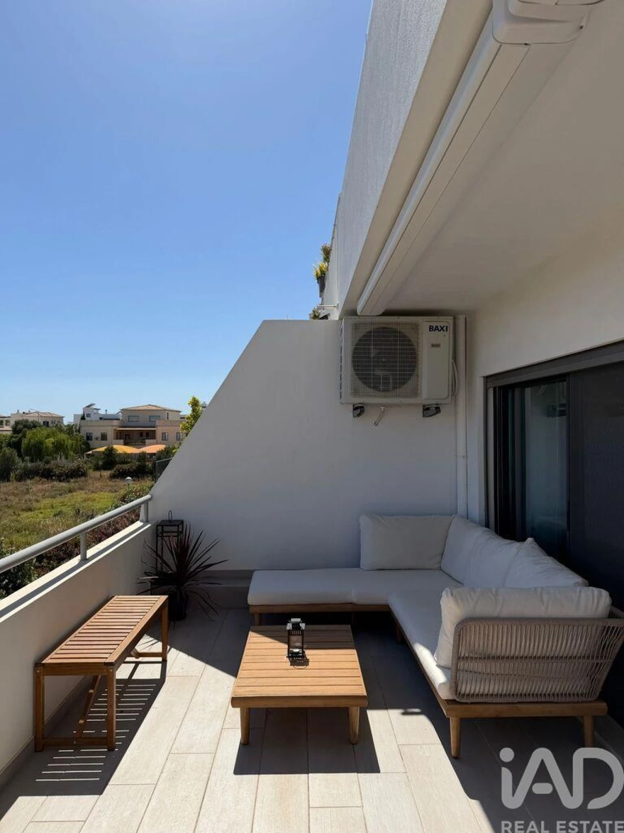 Apartamento T3 para Venda em Quelfes Foto 2