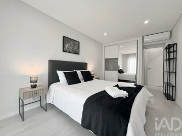 Apartamento T3 para Venda em Quelfes