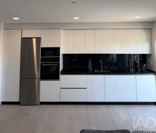 Apartamento T3 para Venda em Quelfes