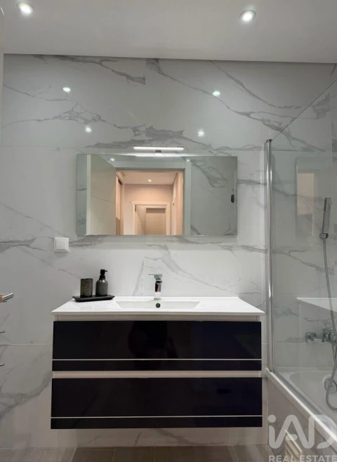Apartamento T3 para Venda em Quelfes
