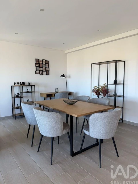 Apartamento T3 para Venda em Quelfes