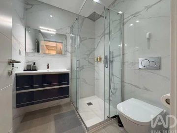 Apartamento T3 para Venda em Quelfes