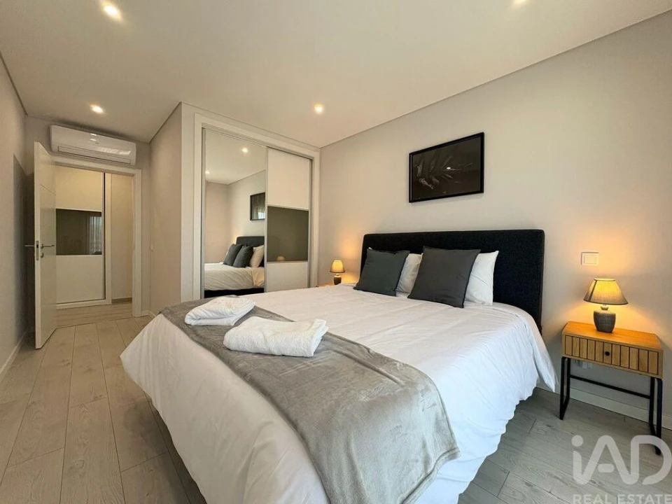 Apartamento T3 para Venda em Quelfes Foto 23