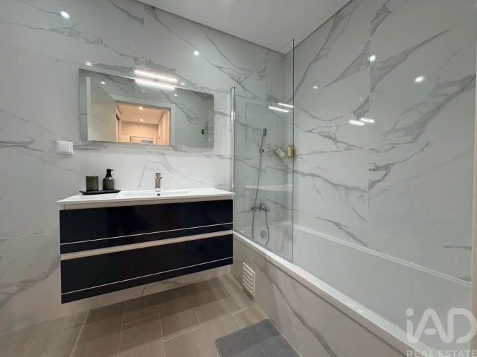 Apartamento T3 para Venda em Quelfes Foto 16