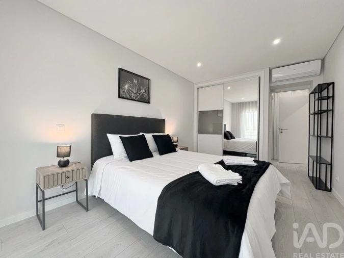 Apartamento T3 para Venda em Quelfes Foto 15
