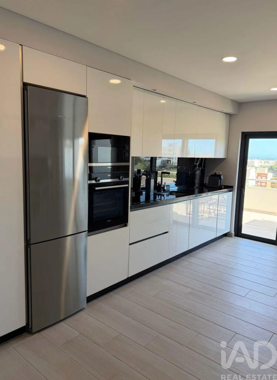 Apartamento T3 para Venda em Quelfes Foto 14