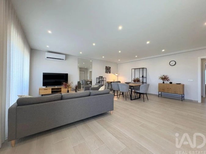 Apartamento T3 para Venda em Quelfes Foto 5