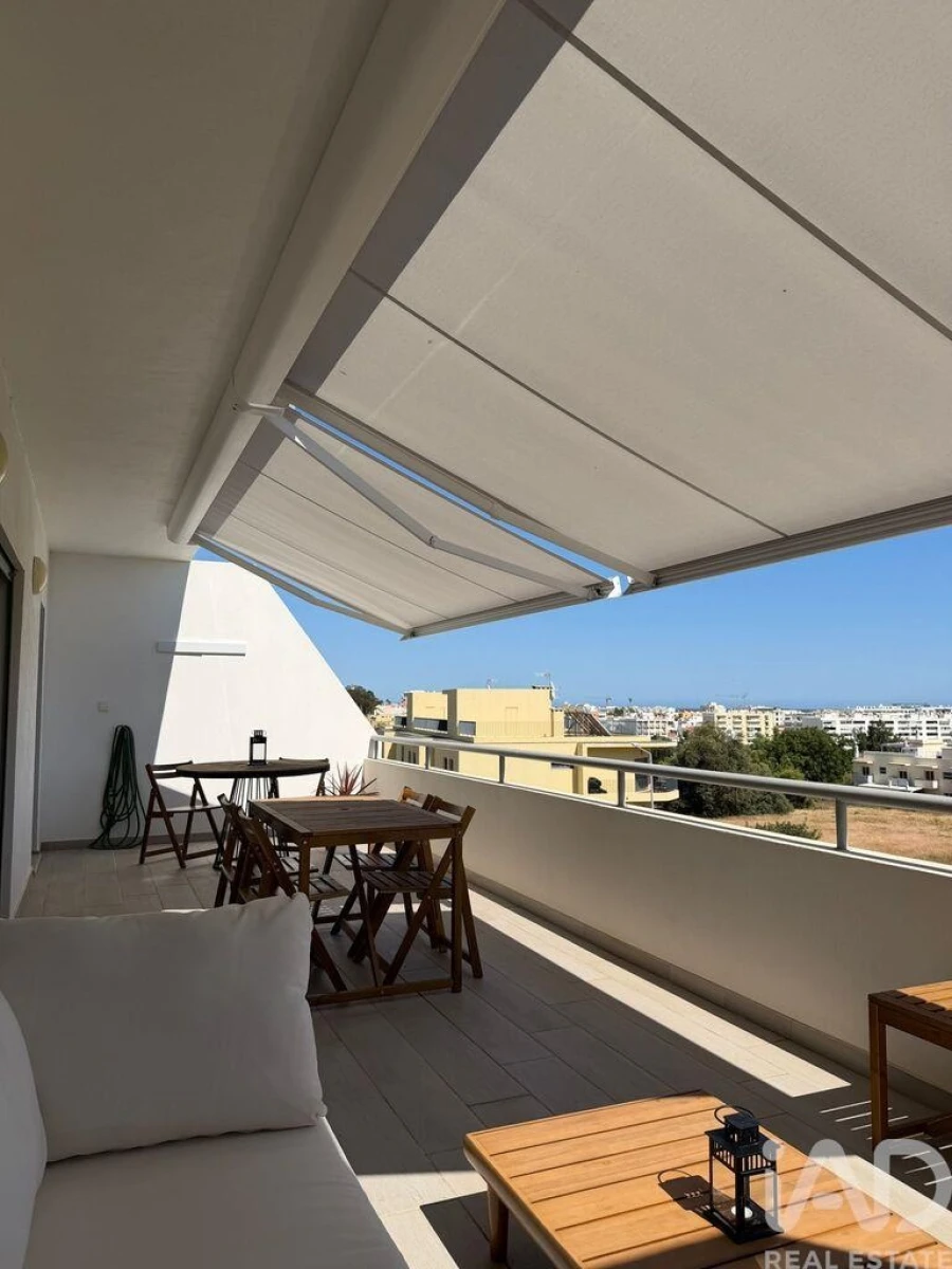 Apartamento T3 para Venda em Quelfes Foto 4