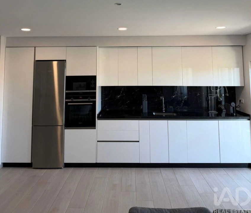 Apartamento T3 para Venda em Quelfes Foto 15