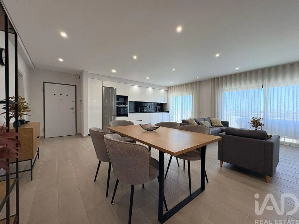 Apartamento T3 para Venda em Quelfes Foto 7