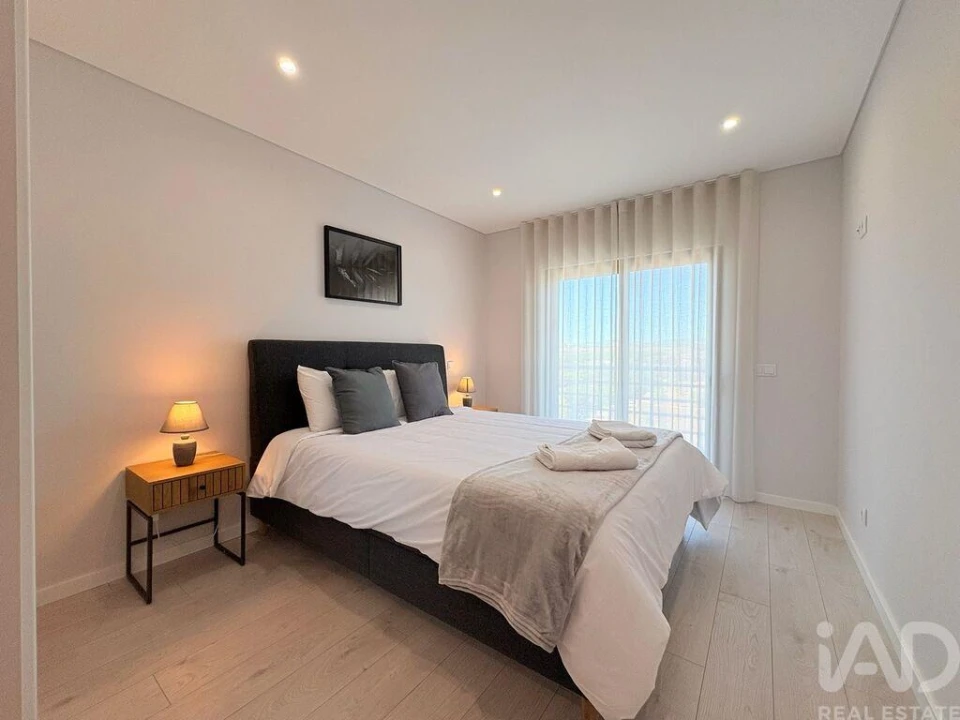 Apartamento T3 para Venda em Quelfes Foto 22