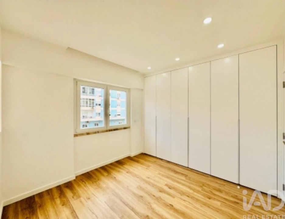 Apartamento T1 para Venda em Seixal, Arrentela e Aldeia de Paio Pires Foto 13