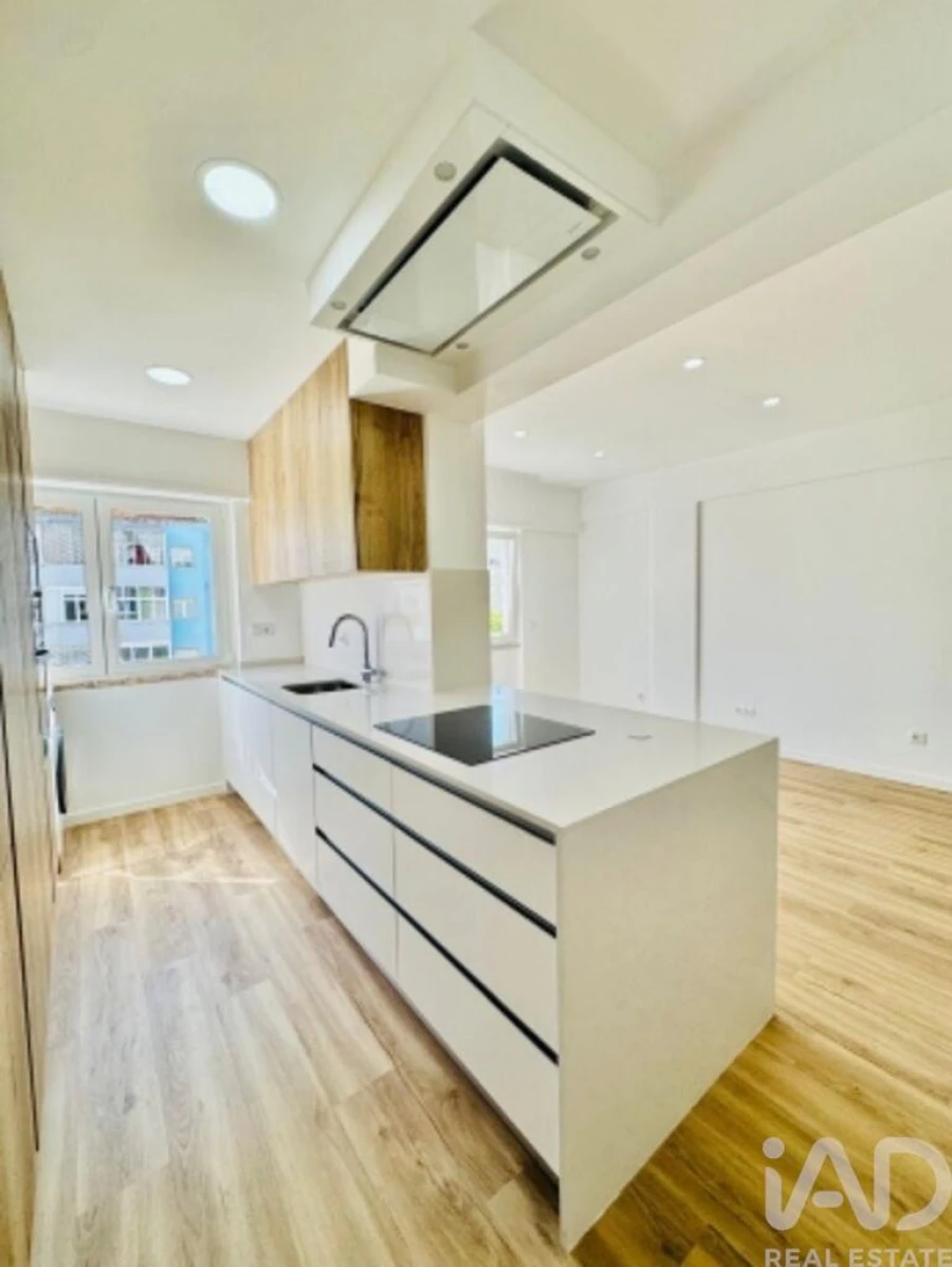 Apartamento T1 para Venda em Seixal, Arrentela e Aldeia de Paio Pires Foto 2