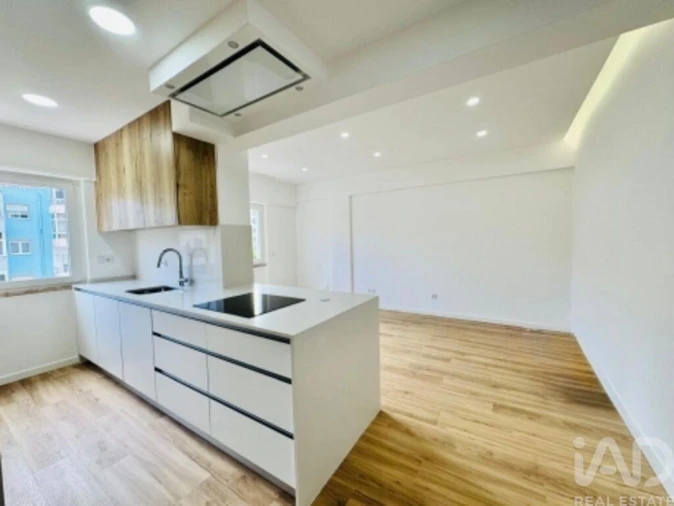 Apartamento T1 para Venda em Seixal, Arrentela e Aldeia de Paio Pires Foto 11