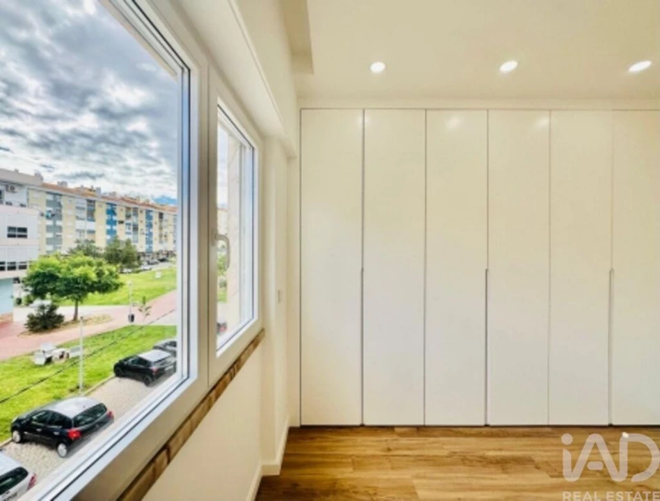 Apartamento T1 para Venda em Seixal, Arrentela e Aldeia de Paio Pires Foto 6