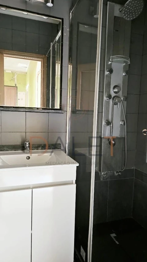 Apartamento T3 para Venda em Seixal, Arrentela e Aldeia de Paio Pires