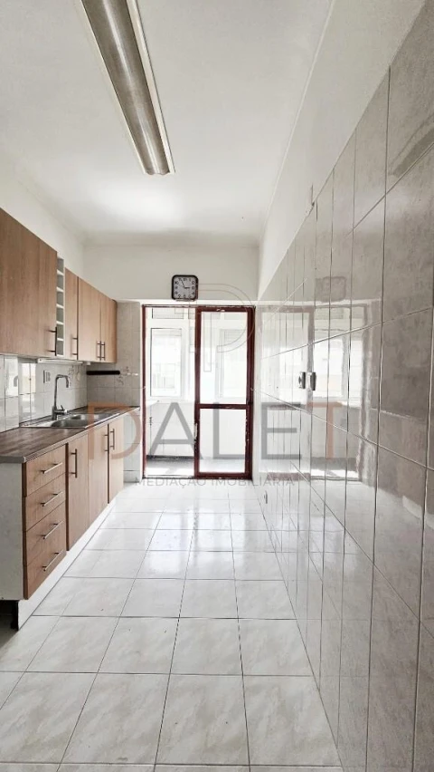 Apartamento T3 para Venda em Seixal, Arrentela e Aldeia de Paio Pires