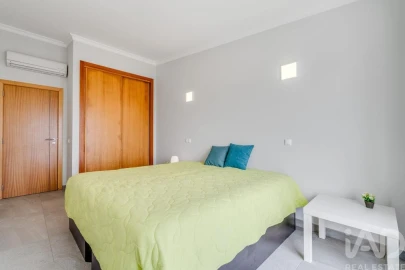 Moradia T4 para Venda em Lagos (São Sebastião e Santa Maria)