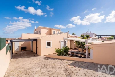 Moradia T4 para Venda em Lagos (São Sebastião e Santa Maria)