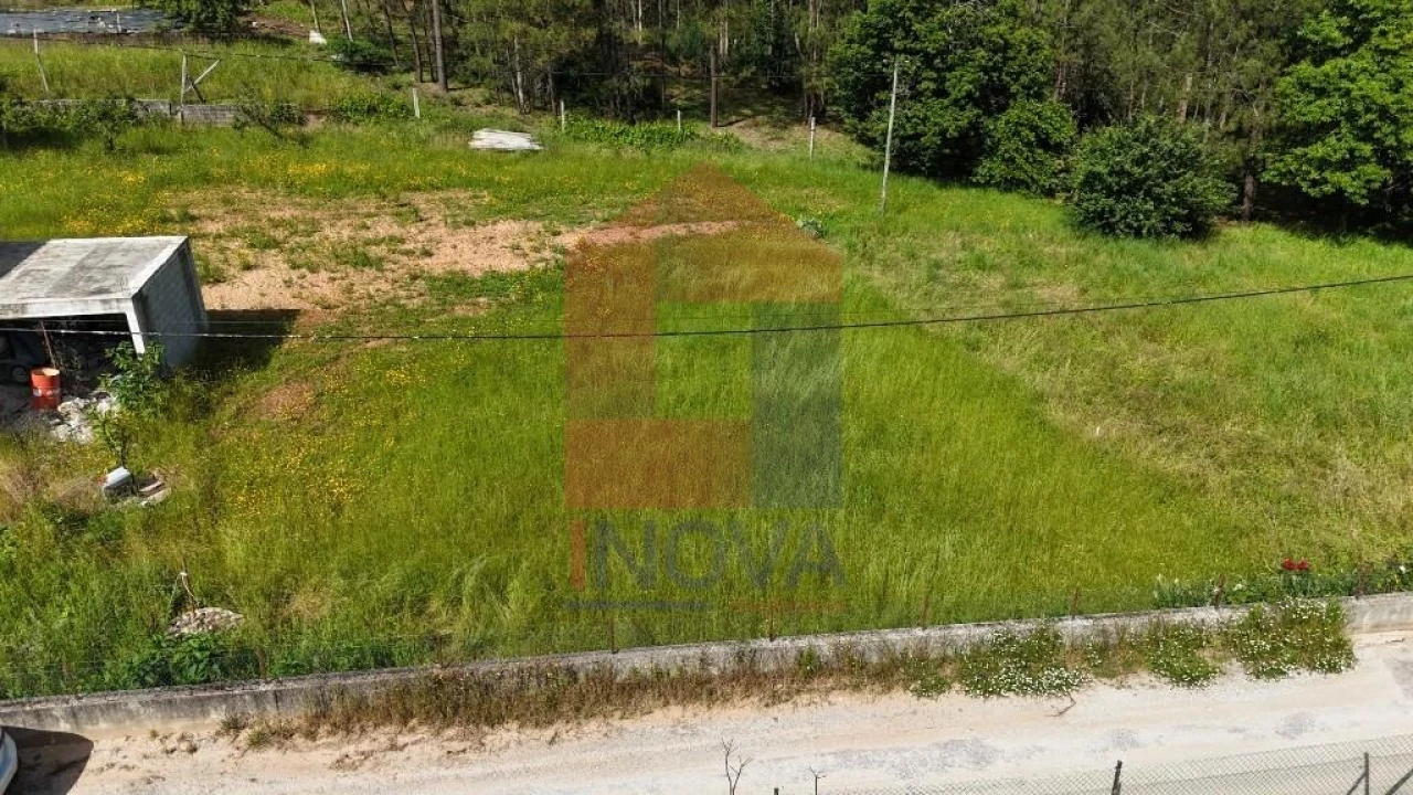 Terreno para Venda em Cervães Foto 1