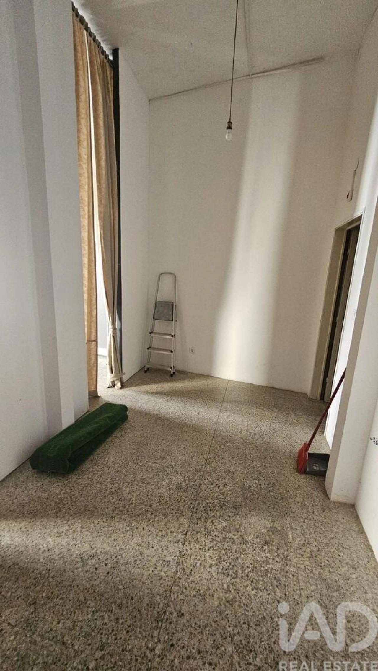 Loja para Arrendamento em Loule (São Sebastião) Foto 9
