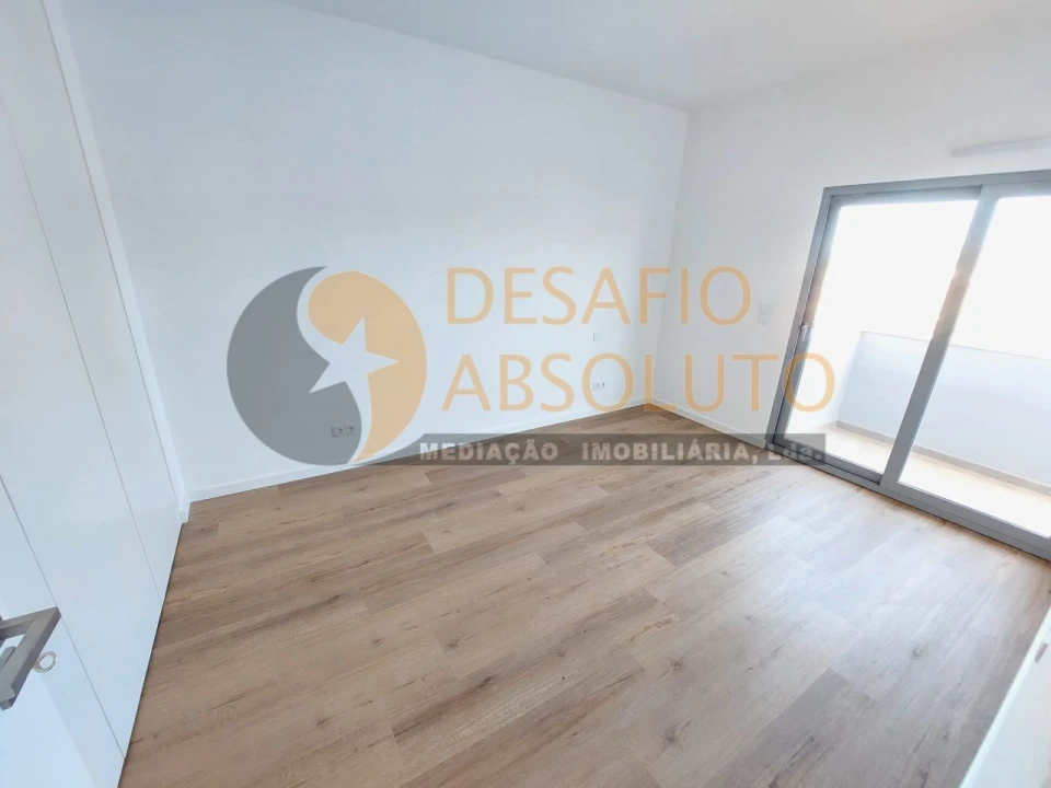 Apartamento T2 para Venda em Quinta do Conde Foto 11