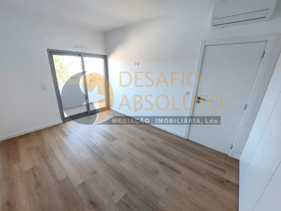 Apartamento T2 para Venda em Quinta do Conde Foto 12