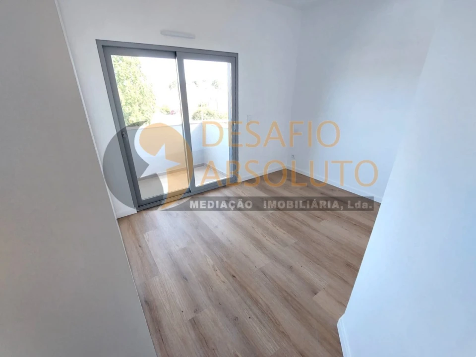 Apartamento T2 para Venda em Quinta do Conde Foto 15
