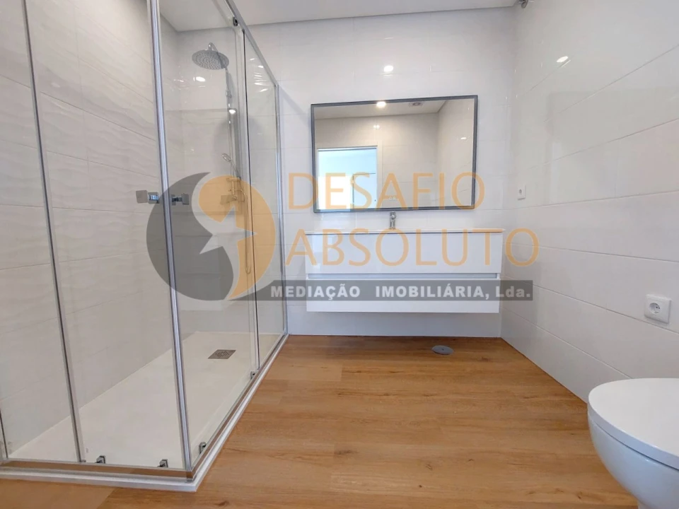 Apartamento T2 para Venda em Quinta do Conde Foto 17
