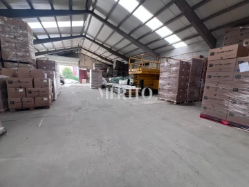 Armazém para Venda em Esmeriz e Cabeçudos