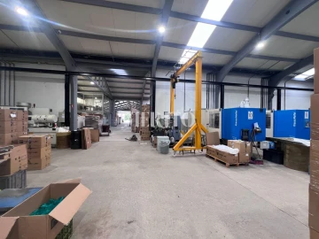 Armazém para Venda em Esmeriz e Cabeçudos