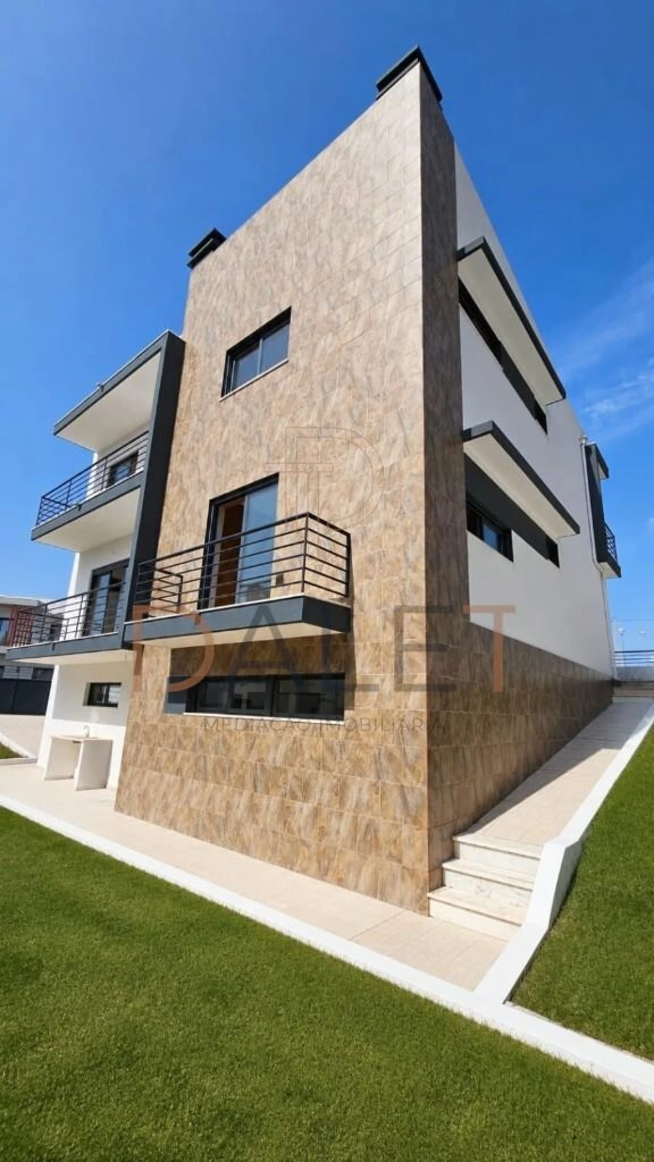 Moradia T5 para Venda em Almada, Cova da Piedade, Pragal e Cacilhas Foto 7