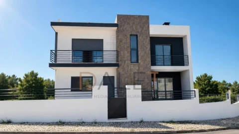 Moradia T5 para Venda em Almada, Cova da Piedade, Pragal e Cacilhas