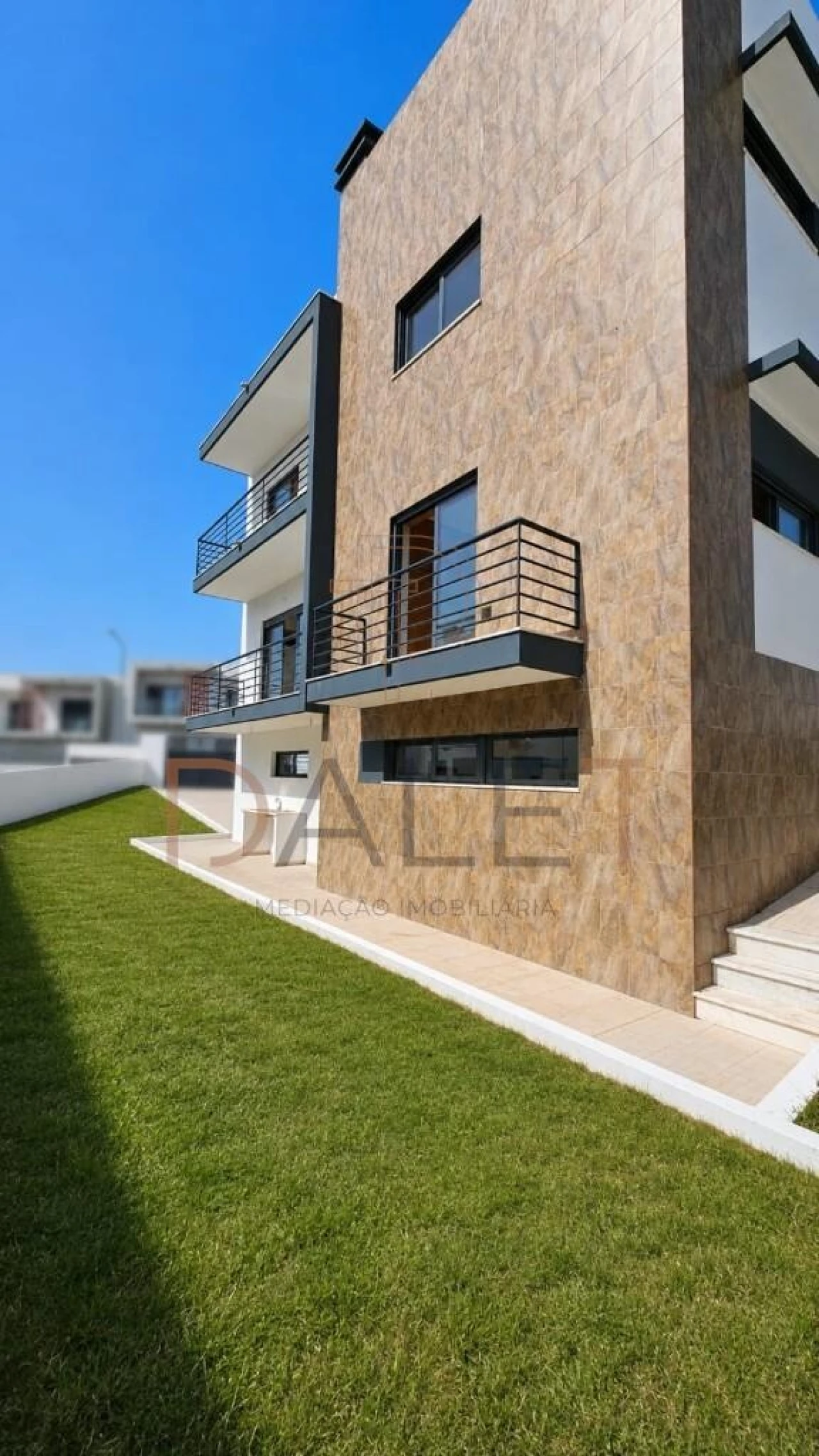 Moradia T5 para Venda em Almada, Cova da Piedade, Pragal e Cacilhas Foto 9