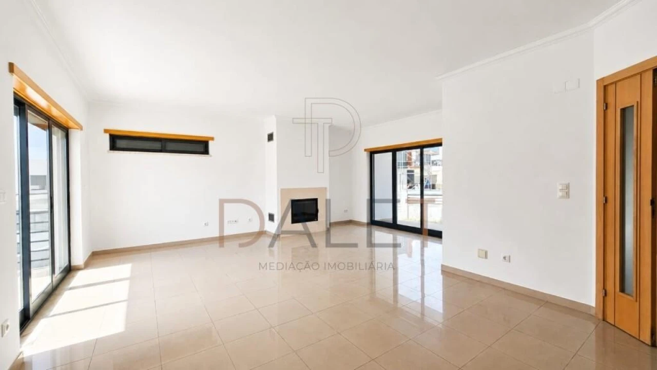Moradia T5 para Venda em Almada, Cova da Piedade, Pragal e Cacilhas Foto 18