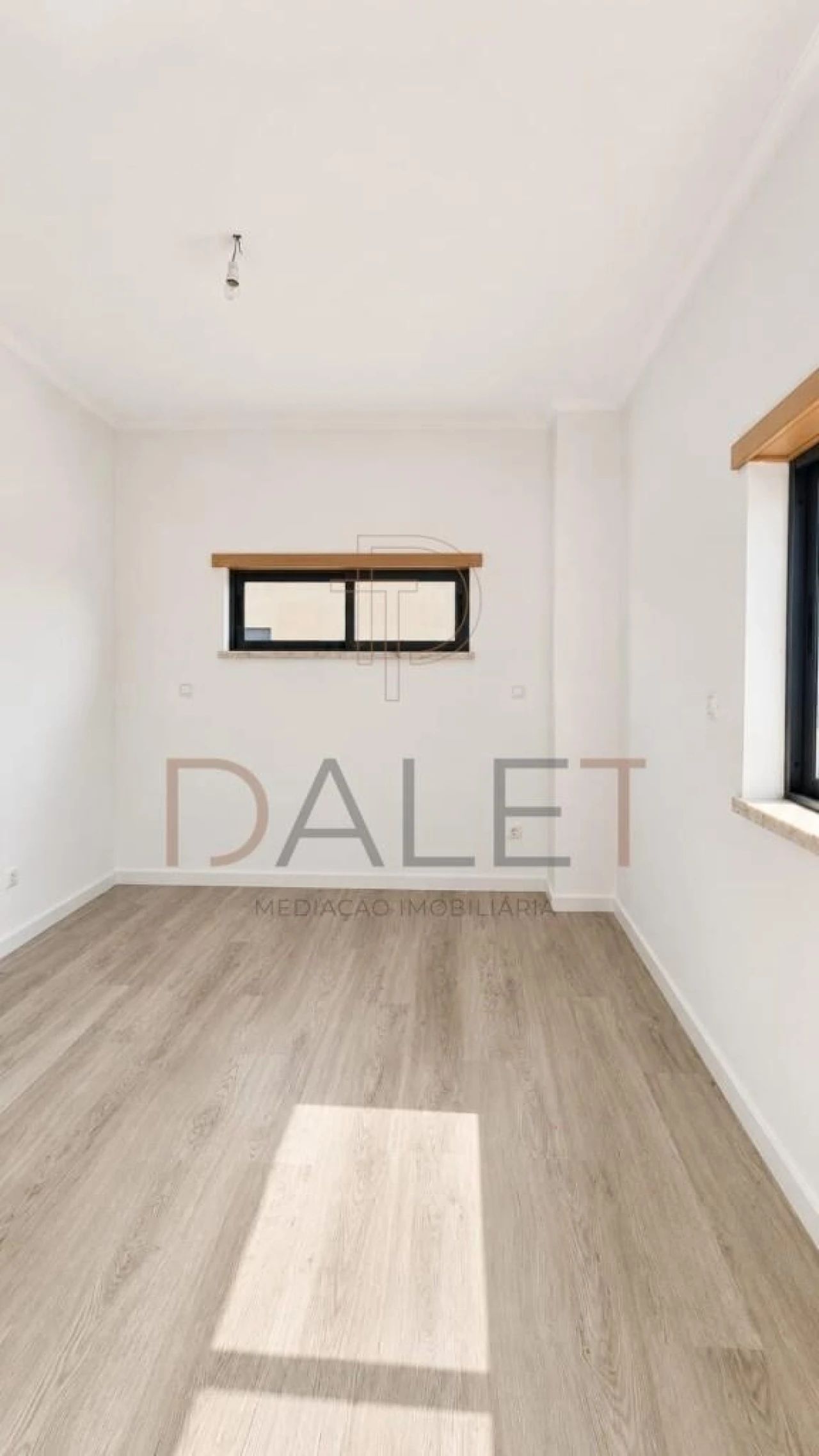 Moradia T5 para Venda em Almada, Cova da Piedade, Pragal e Cacilhas Foto 56