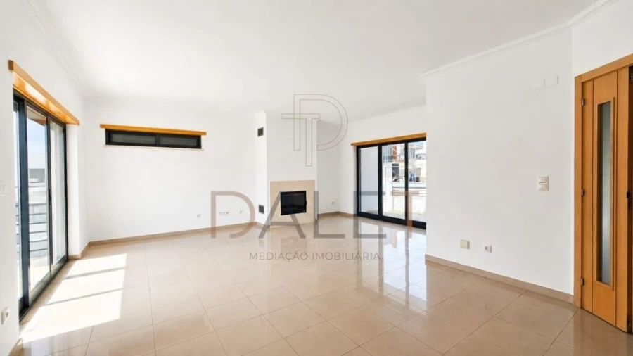 Moradia T5 para Venda em Almada, Cova da Piedade, Pragal e Cacilhas Foto 18