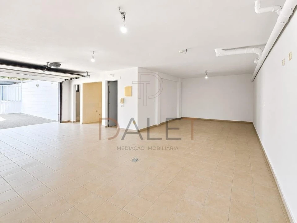Moradia T5 para Venda em Almada, Cova da Piedade, Pragal e Cacilhas Foto 53