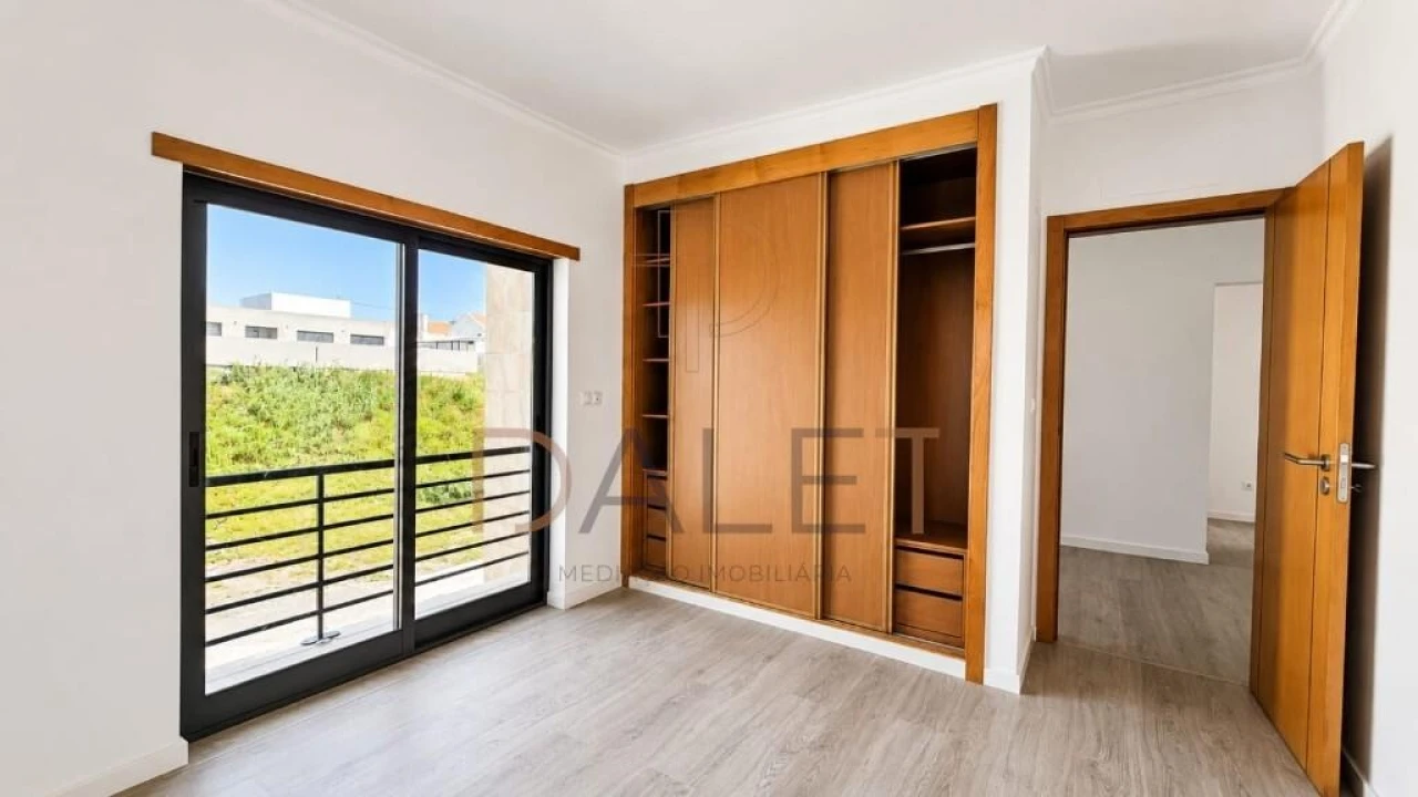 Moradia T5 para Venda em Almada, Cova da Piedade, Pragal e Cacilhas Foto 29