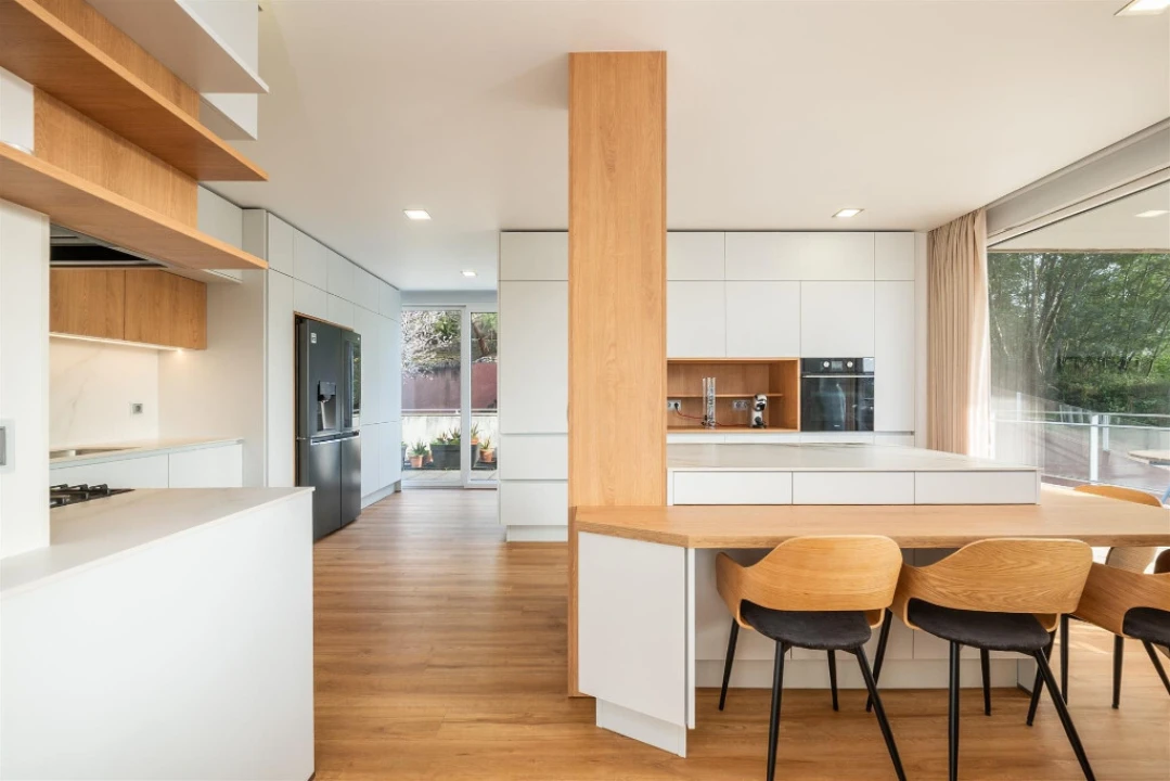 Apartamento T4 para Venda em Santo Antonio dos Olivais Foto 3