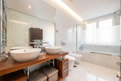 Apartamento T4 para Venda em Santo Antonio dos Olivais